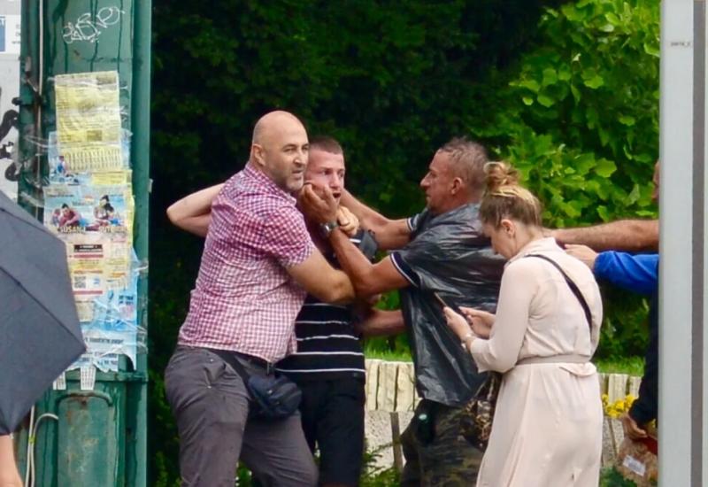 Društvo novinara BiH osuđuje napad na reportere na prosvjedima boraca