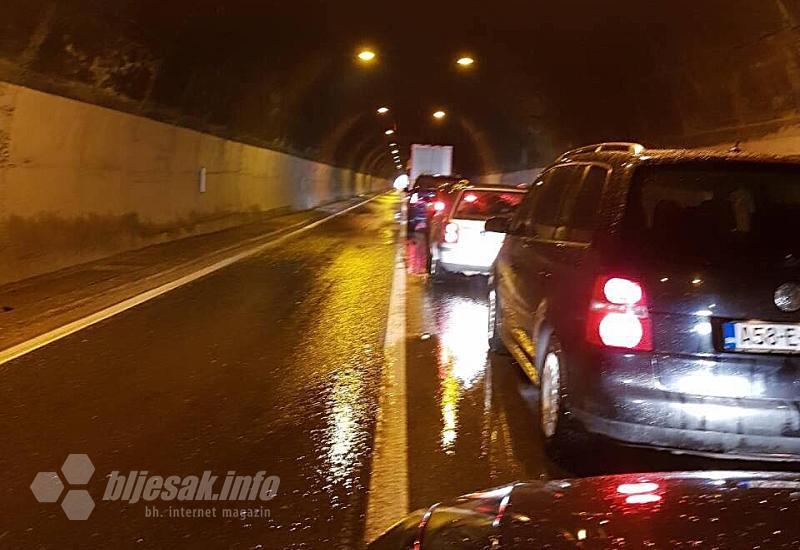 Jablanica - Konjic: Blokada prometa zbog sudara šlepera