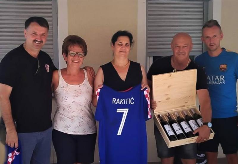 Vinarija iz Žepča darovala Rakitiću vinograd