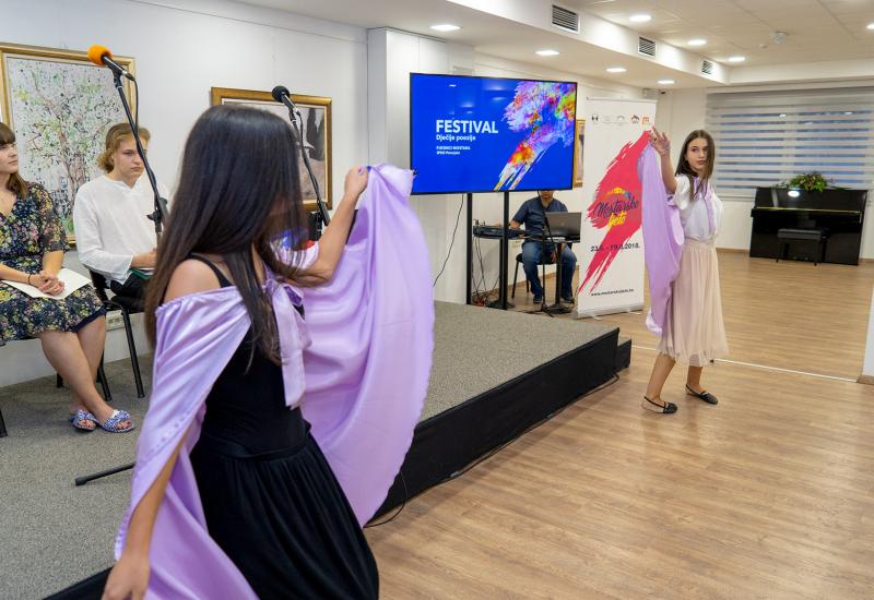  Program je upotpunio plesni duo Nejra Demirović i Ejla Šteta - U Mostaru održana prva večer mini festivala dječje poezije