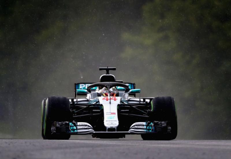 Hamiltonu ''pole position'' na kišnom Hungaroringu