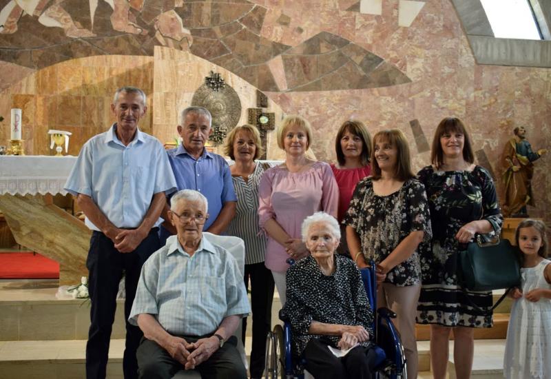 Široki Brijeg: Stipe i Anđa Galić proslavili 60 godina braka
