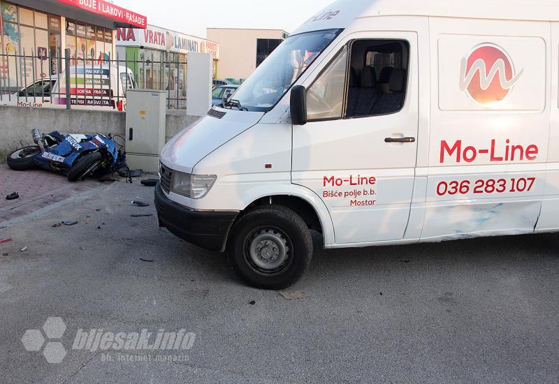 Mostar: Motorist životno ugrožen nakon sudara sa Citroenom i kombijem