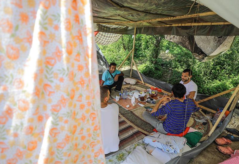 Život pod šatorom - Teški uvjeti u migrantskom kampu: Ljudi u BiH su dobri, ali želimo ići dalje