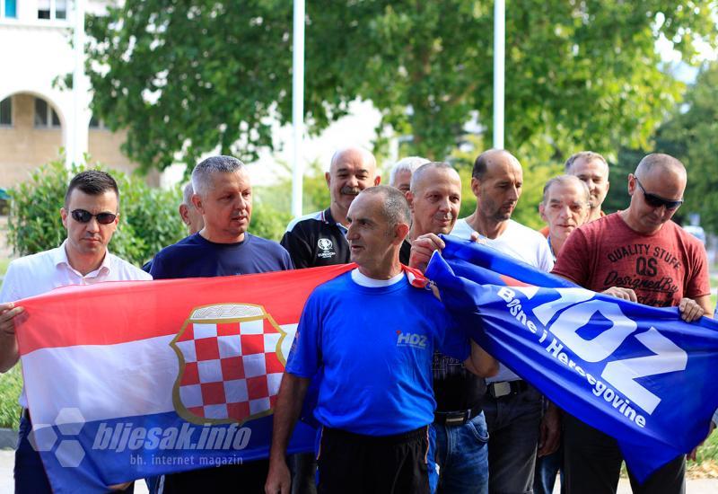 Aleksandar Aco Golo krenuo je na već tradicionalni ultra-maraton Mostar-Knin - Aleksandar Aco Golo krenuo na već tradicionalni ultramaraton Mostar-Knin