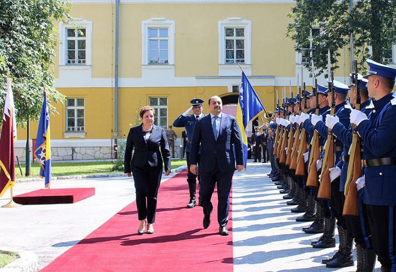 Ministrica Pendeš sa ministrom obrane Katra - Ministar obrane Katra: NATO savez bi bio na dobitku kad bi BiH bila članica