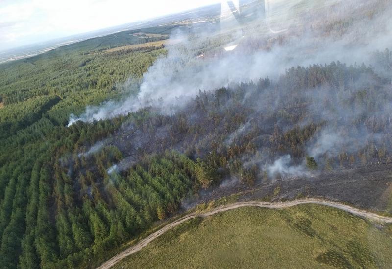 Ravno: Vatrena linija duga šest kilometara prijeti selima