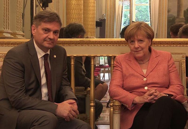 Zvizdić i Merkel - Zvizić na poziv Merkel dolazi u Njemačku