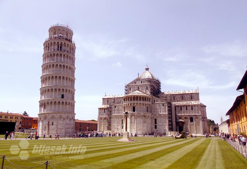 Evo sam ga malo ispravio :) - Pisa, grad Kosog tornja, relikvija 11 apostola i trna iz Isusove krune