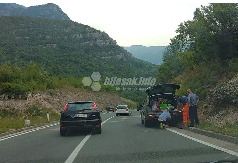 Mostar - Jablanica: Sudar tri automobila, stvorile se kilometarske kolone