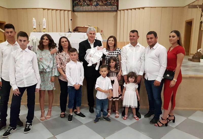 Dragan Čović kum na krštenju desetom djetetu u obitelji Begić iz Posušja