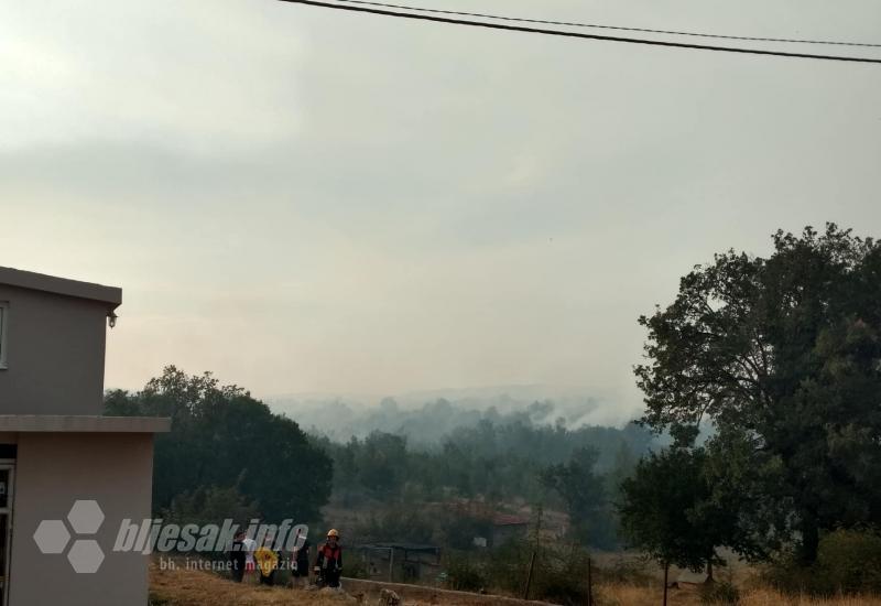 Vatrogasci na terenu - Veliki požar izbio u Čitluku: Sve vatrogasne snage na terenu