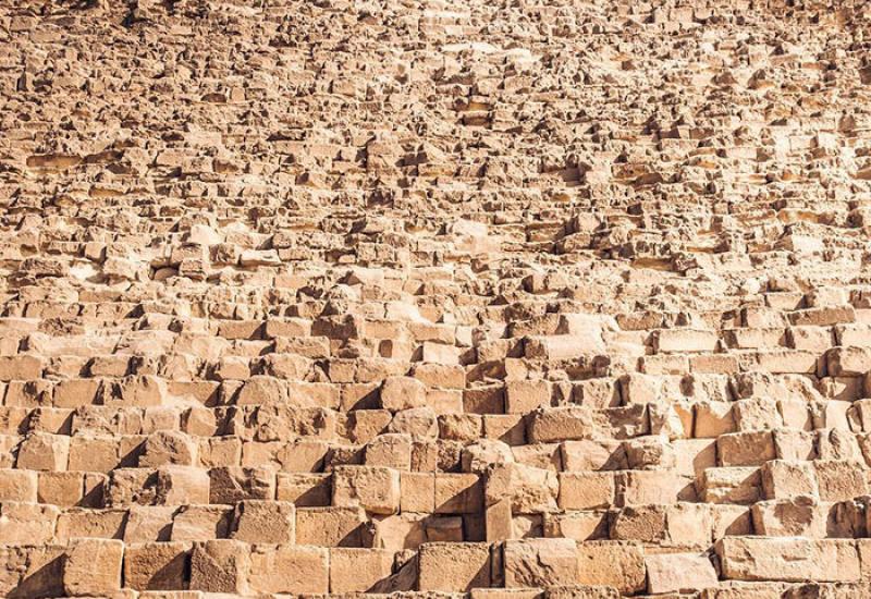 Velika piramida u Gizi u usporedbi s čovjekom - Stvari koje iznenađujuće su veće nego što ste mislili