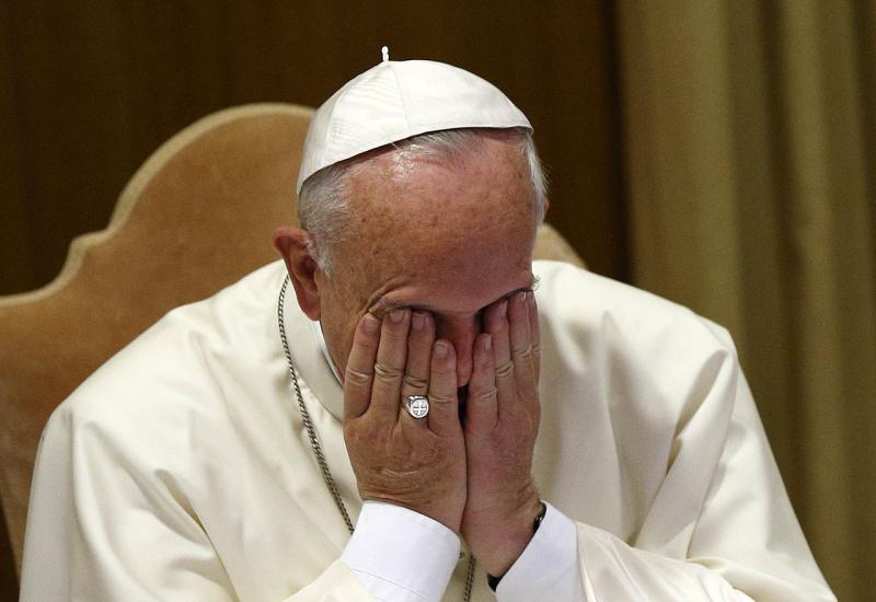 Papa Franjo zabrinut 
