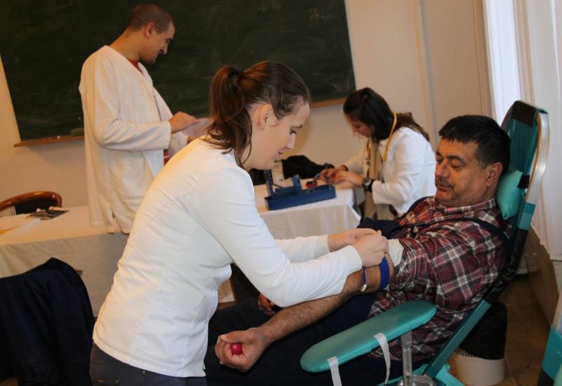 Četrdeset djelatnika Aluminija u humanoj akciji darivanja krvi za mostarsku bolnicu