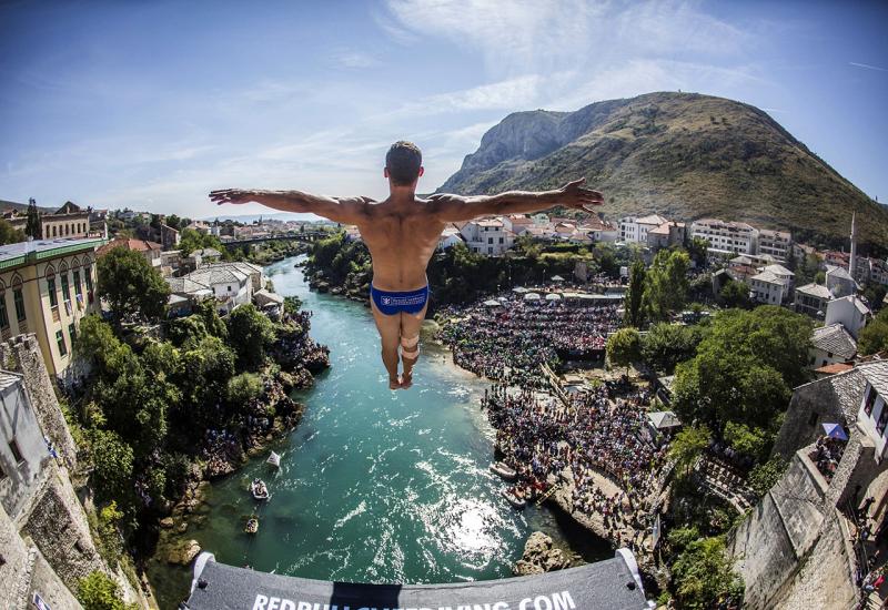 Pogledajte najbolje trenutke Red Bull Cliff Divinga u Mostaru