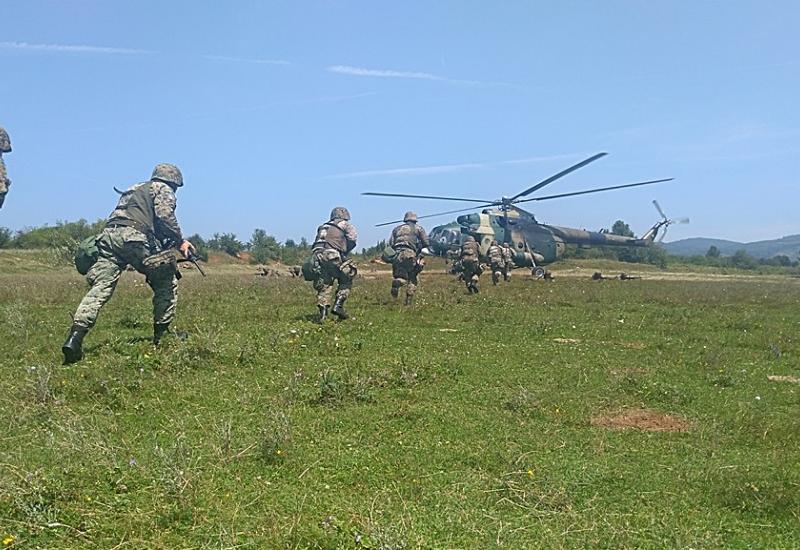 Oružane snage BiH imaju ispravna četiri tenka i sedam helikoptera