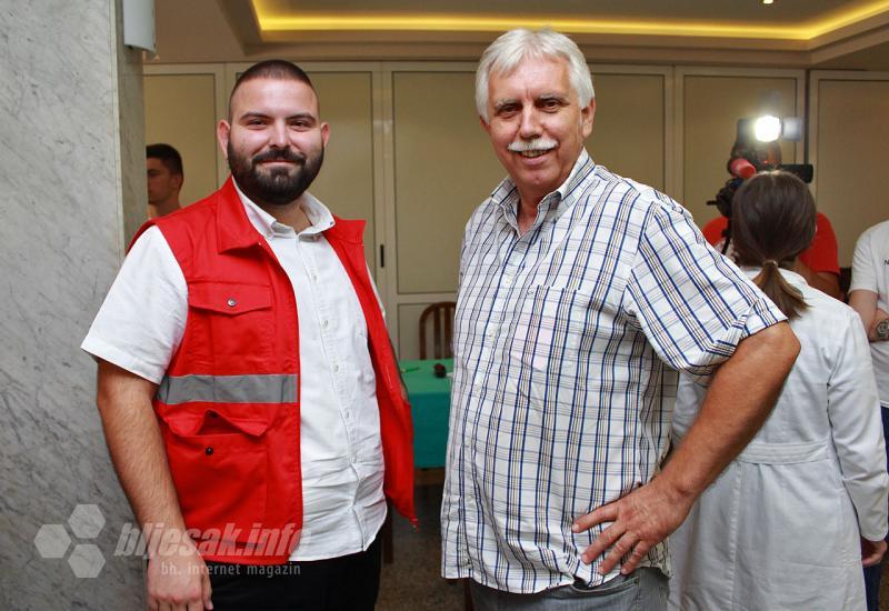 Akcija dobrovoljnog darivanja krvi za građanstvo (Josip Zelenika i Srećko Slišković) - Crveni križ ŽZH u sedam mjeseci prikupio 683 doze krvi