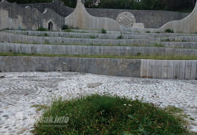 Spomeniku je potrebno redovito održavanje - Partizansko ponovno zapušteno