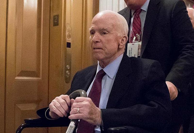 Trump odbio priopćenje kojim se slavi McCainovo junaštvo