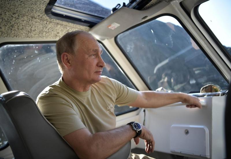 Nove Putinove avanture: Ruski predsjednik objavio hrpu fotografija s odmora