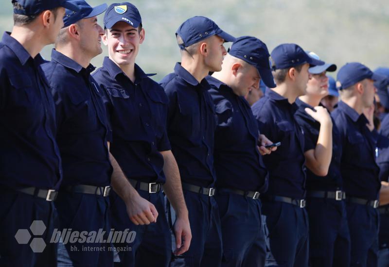 100 kadeta Granične policije BIH promovirano u čin policajca - Granična policija se pojačala sa 100 policajaca