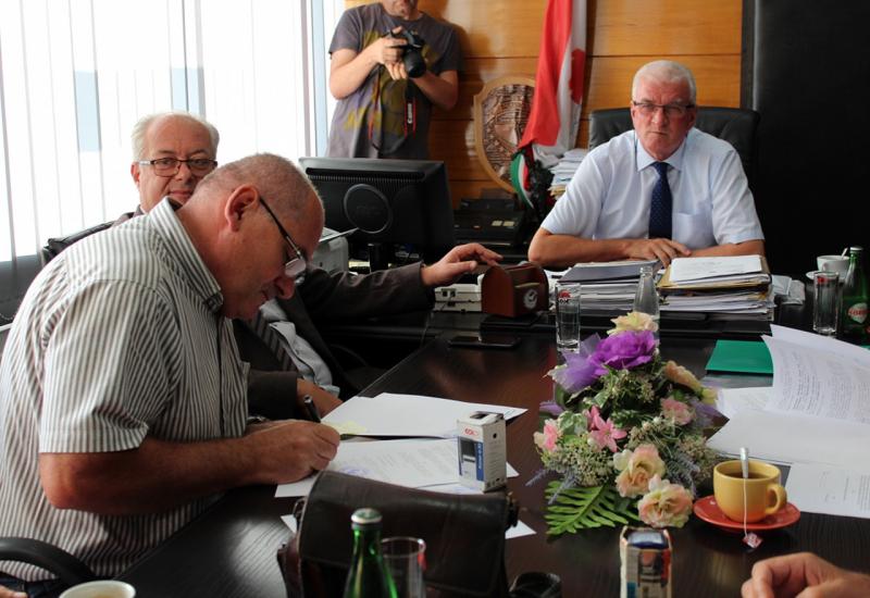 Ugovori potpisani: Spremaju se radovi na rekonstrukciji cesta u SBŽ-u