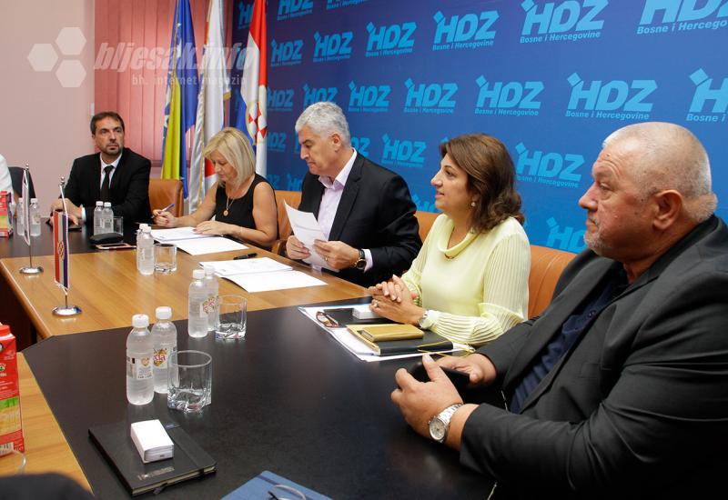 HDZ u izbore ide s programom 'Razvoj i opstanak', Čović s 'Narod i domovina'