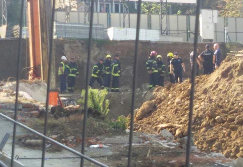 Foto: V. Vukmirović w RAS Srbija, Blic - Na gradilištu zatrpane dvije osobe
