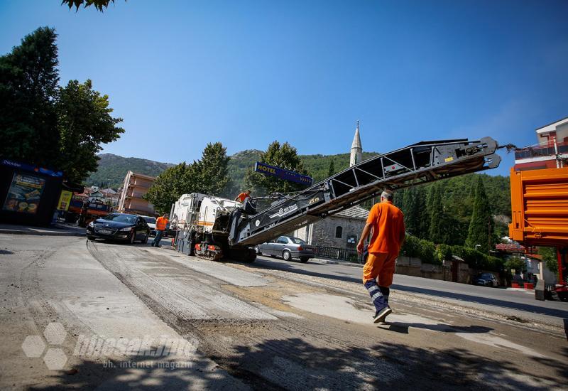 Radnici nastoje da gužve budu što manje - Počeli radovi na jednoj od najprometnijih prometnica u Mostaru