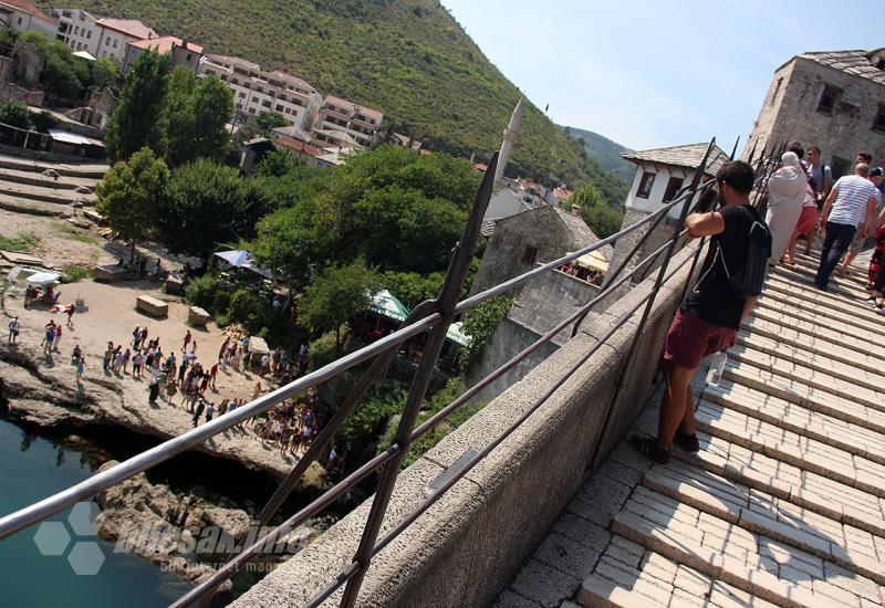Virtualni skok sa Starog mosta proglašen najboljim