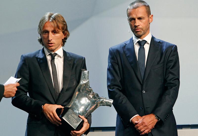 Modrić prilikom dodjele nagrade za najboljeg igrača - Ronaldov menadžer: Modrić je najbolji? Sramotno i smiješno!