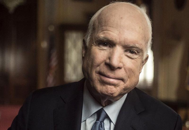 Odavanje počasti Johnu McCainu bez prisustva predsjednika SAD