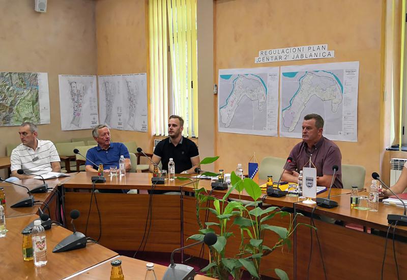 Sastanak komunalnih poduzeća u Jablanici - Jablanica će vozilo za odvoz smeća čekati do proljeća