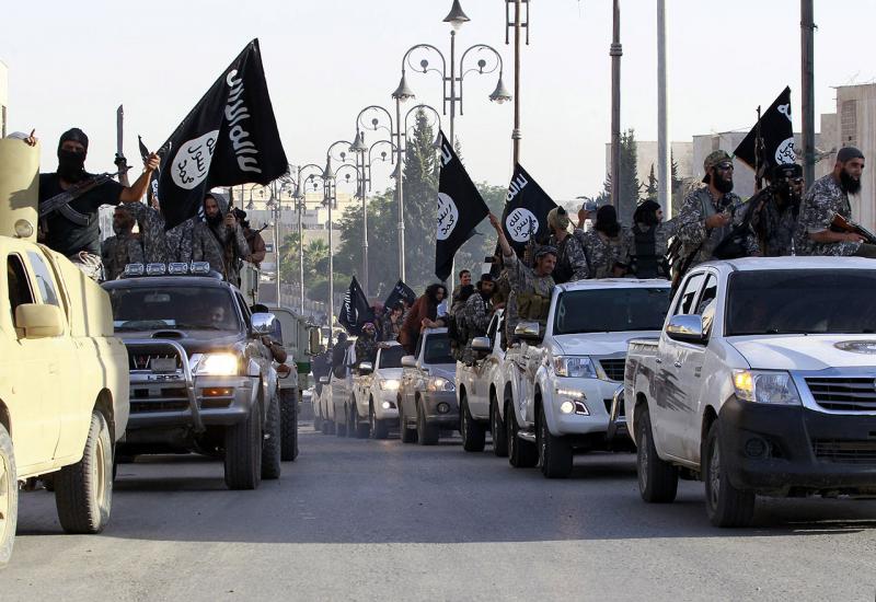 Prihodi ISIL-a manji deset puta