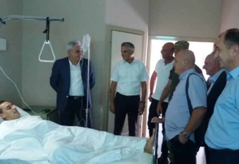 Izaslanstvo MUP-a i policije u posjetio ranjenom policajcu - Ranjeni policajac iz Mostara u stabilnom stanju