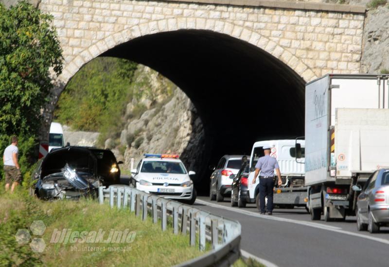 Buna-Äapljina: Prevrnuo se automobil u tunelu
