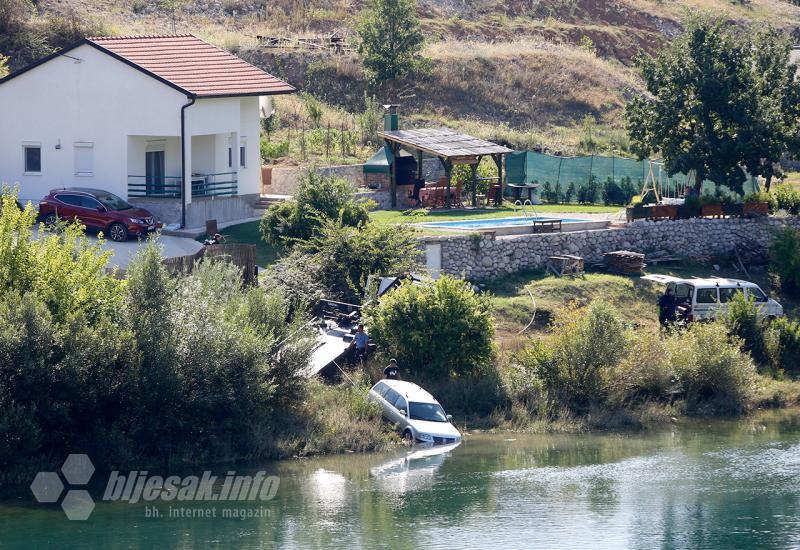 Izvlačenje vozila iz Neretve - Ronioci izvukli vozilo potopljeno u Željuši