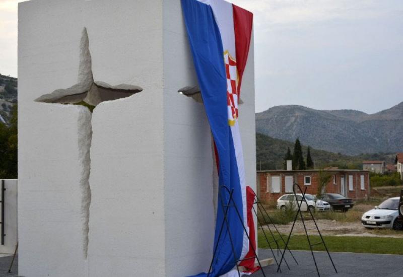 Spomenik u Jasenici - Otkriven spomenik poginulim žiteljima Jasenice