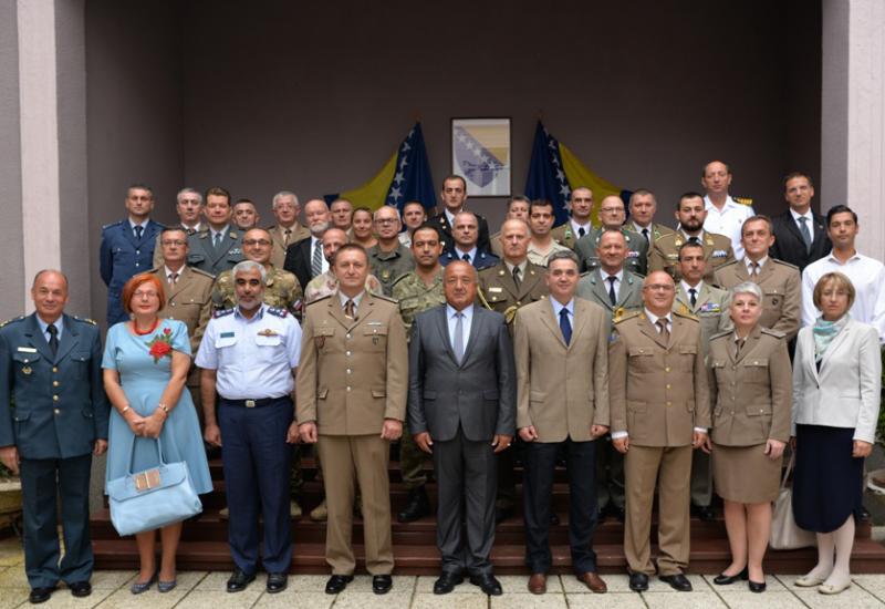 Sudionici sastanka Prijatelji PSOTC-a - Buduća uloga PSOTC u obuci za operacije podrške miru