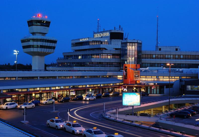 Berlin: Uhićen na aerodromu zbog sumnjivog prsluka, prijetio bocom