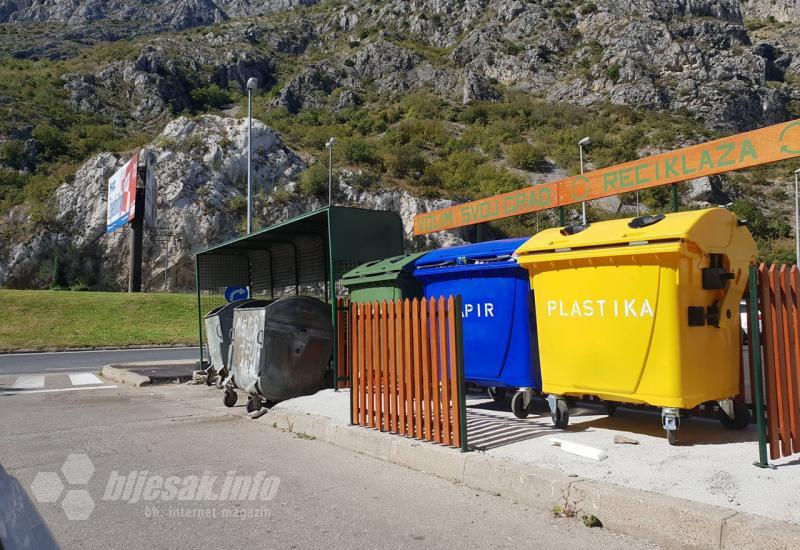 Reciklažni kontejneri u Mahali - Mostar: Grad dobio reciklažno dvorište pa ga zatrpali gumama