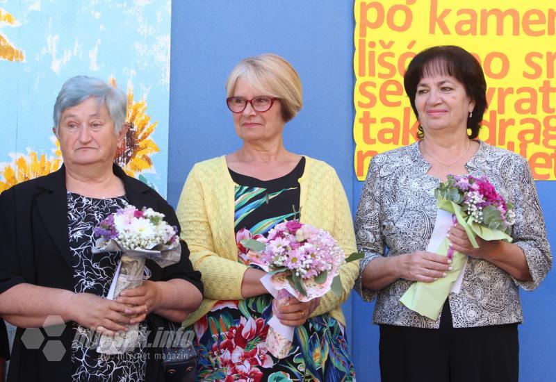 Nagrađeni djelatnici škole - Čapljina: Osnovnoškolci svečano proslavili Dan škole