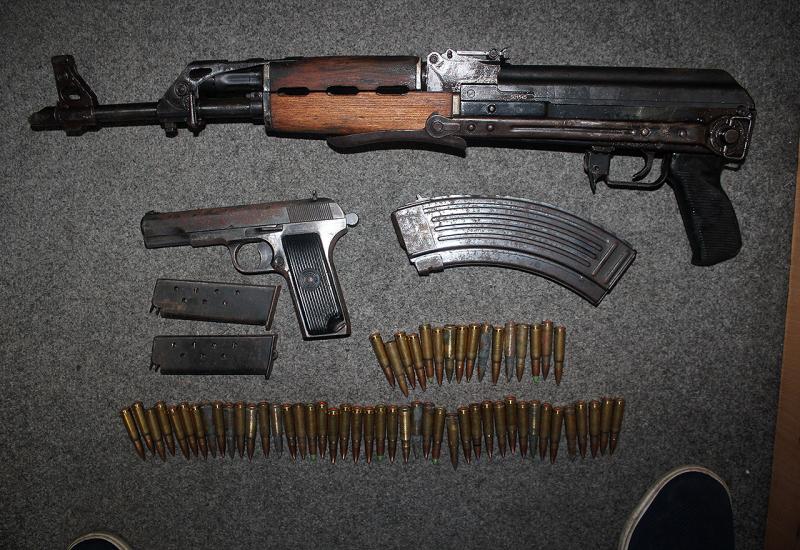 Zaplijenjeno oružje - 11 osoba uhićeno zbog nelegalnog držanja oružja, iznude i droge 