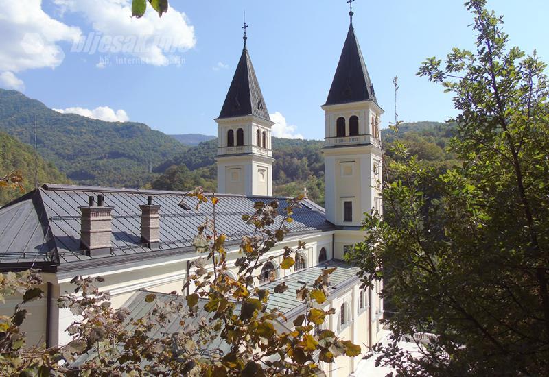 Zvonici samostanske crkve - Kraljeva Sutjeska i Bobovac: Stazama kraljeva pogrešnih imena 