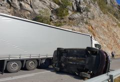  Kamion sletio u Neretvu nakon sudara sa Škodom