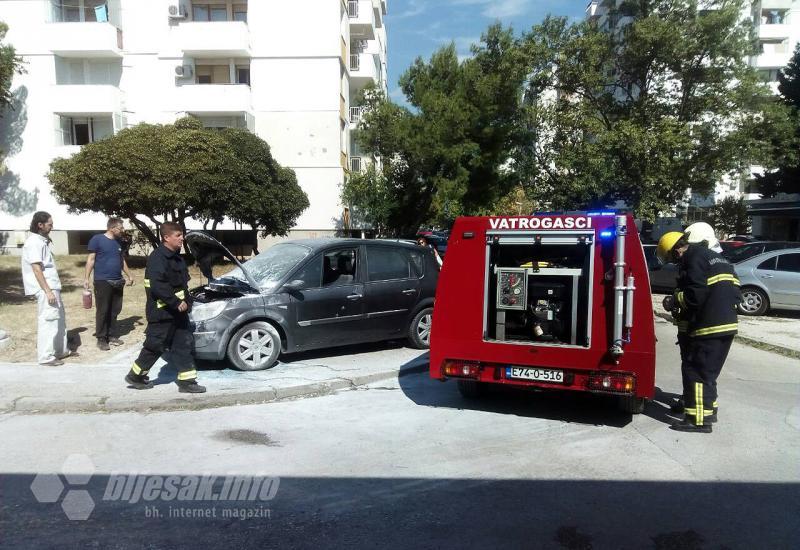 Požar na automobilu u Omladinskoj ulici - Mostar: Planuo automobil