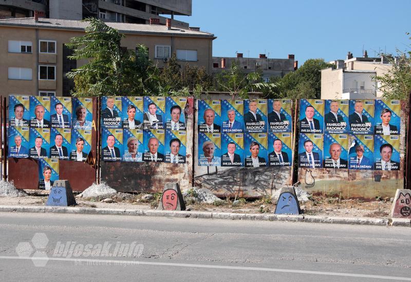 Predizborni plakati u Mostaru - FOTO | Bilo kuda, izborni plakati svuda
