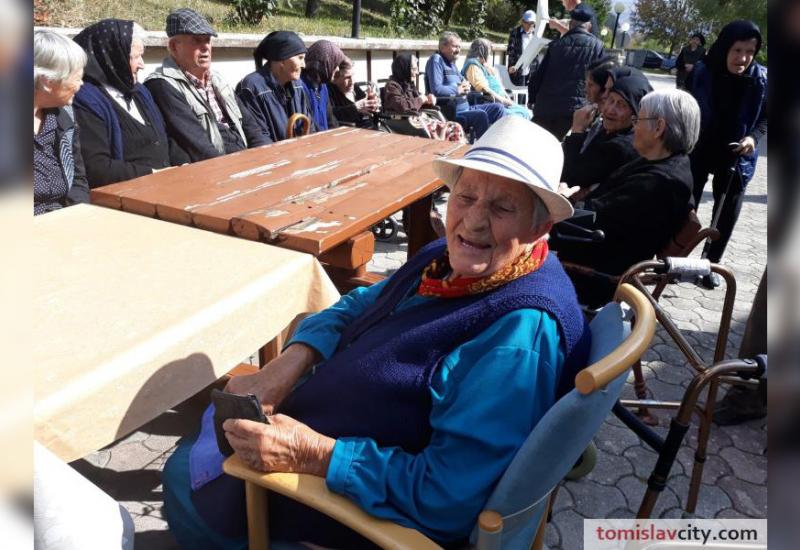Dan starijih osoba u Tomislavgradu - Starački dom u Tomislavgradu obilježio 20 godina rada