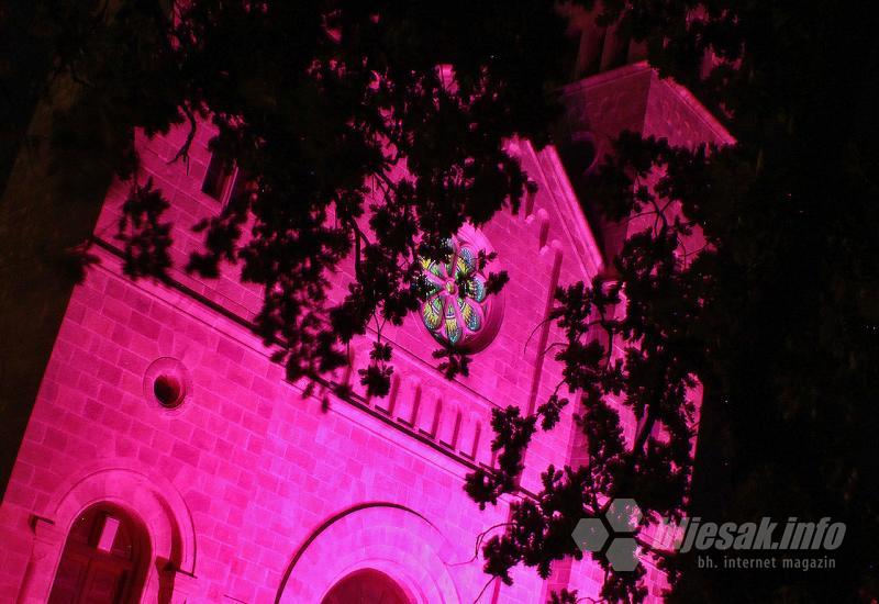 Crkva Uznesenja BDM u Širokom Brijegu zasjala je rozom bojom - Širokobriješka 